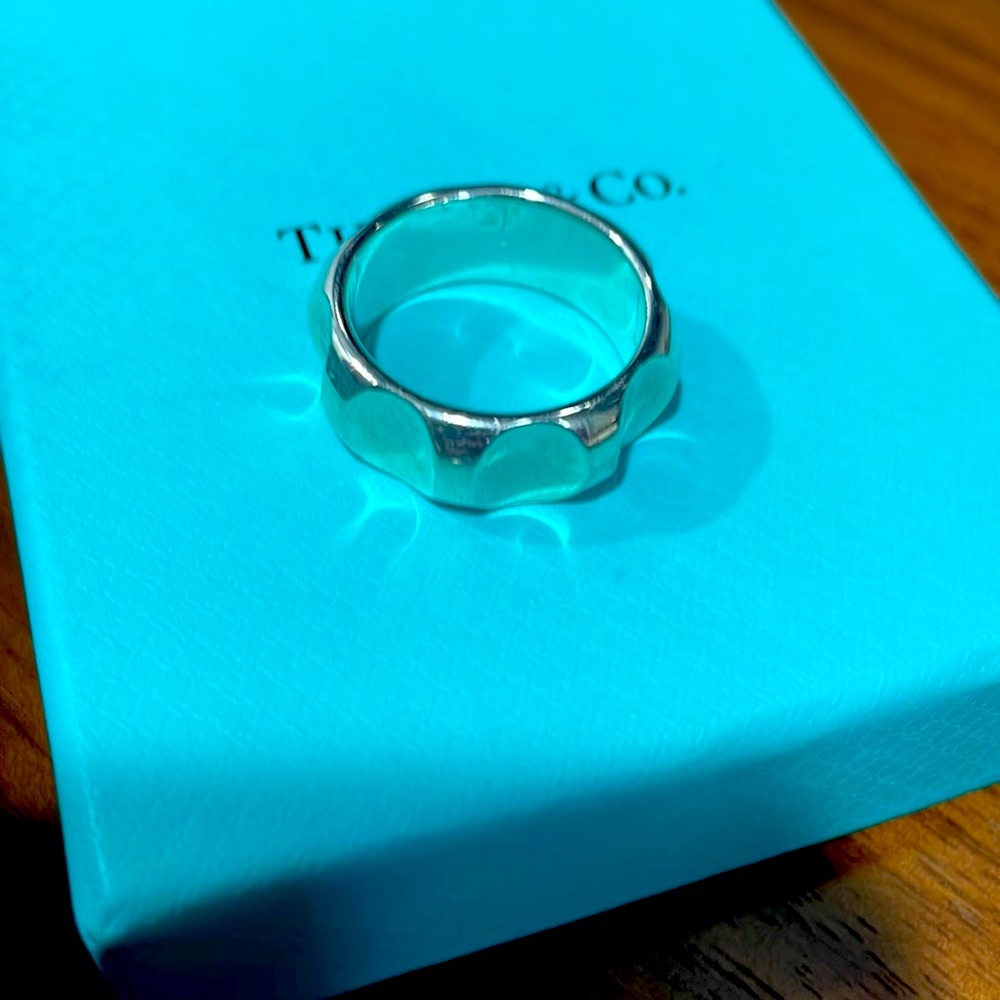 Tiffany&Co men sterling silver 9mm width ring. Size 10US
